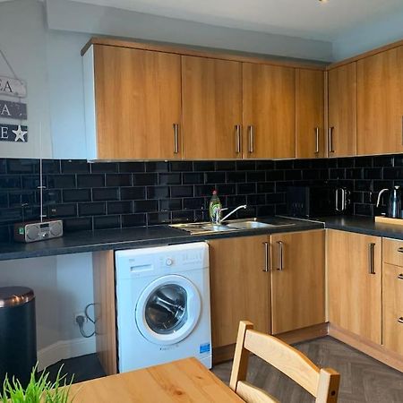 Fantastic Large 2 X Bedroom Flat, Free Parking セール エクステリア 写真