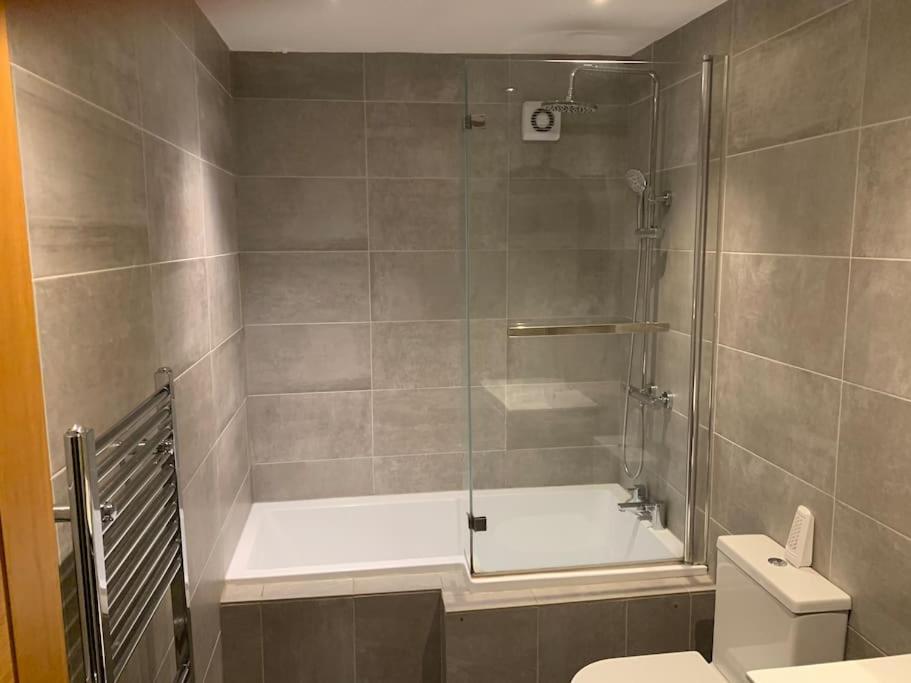 Fantastic Large 2 X Bedroom Flat, Free Parking セール エクステリア 写真