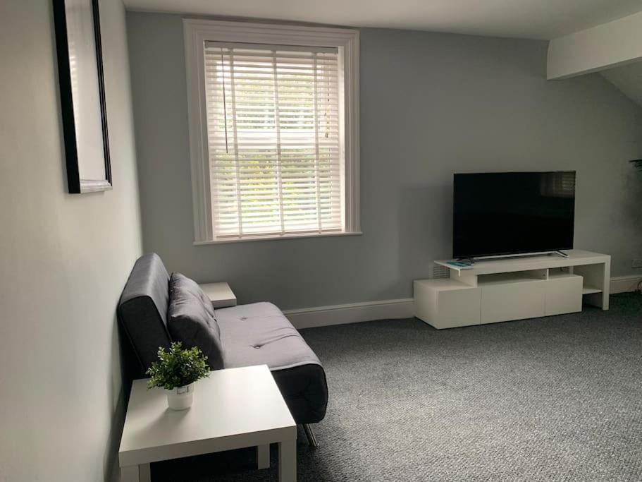 Fantastic Large 2 X Bedroom Flat, Free Parking セール エクステリア 写真
