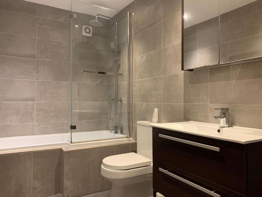 Fantastic Large 2 X Bedroom Flat, Free Parking セール エクステリア 写真