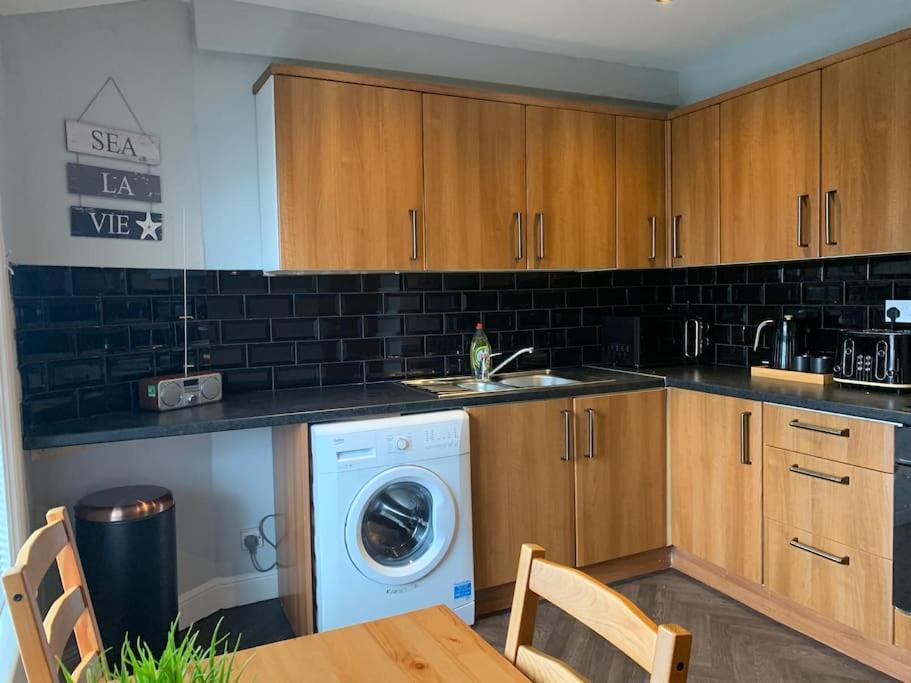Fantastic Large 2 X Bedroom Flat, Free Parking セール エクステリア 写真