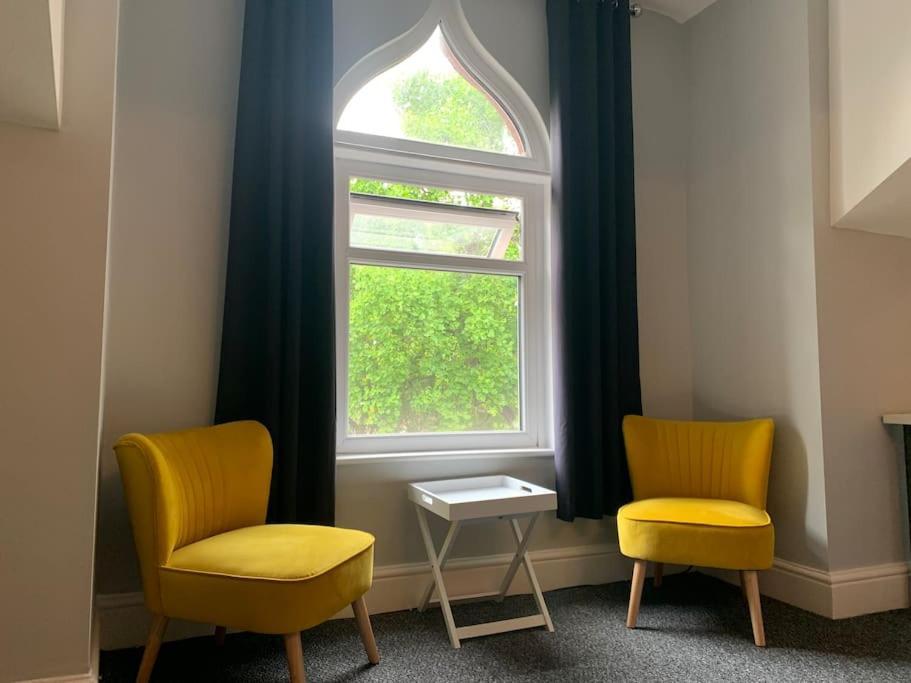 Fantastic Large 2 X Bedroom Flat, Free Parking セール エクステリア 写真