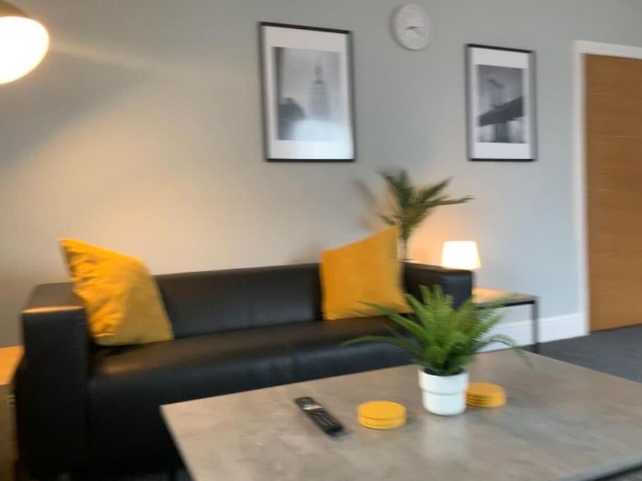 Fantastic Large 2 X Bedroom Flat, Free Parking セール エクステリア 写真